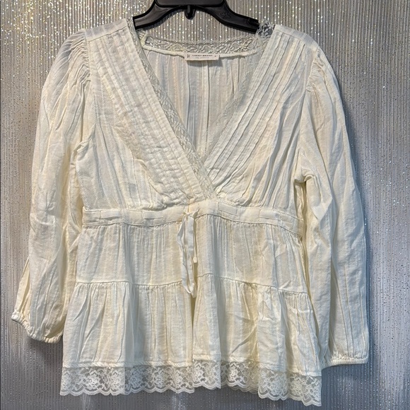 Elegant Cream Lace Trim Blouse - Picture 1 of 3